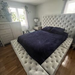 Queen Size Bedroom Set