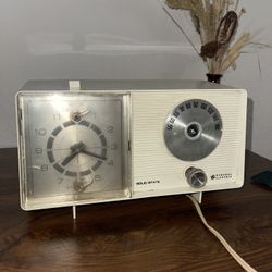 Vintage Radio Clock