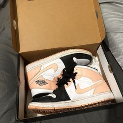 Jordan 1 Mid Arctic Orange Black Toe