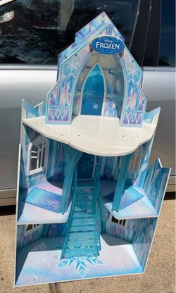 Frozen doll house