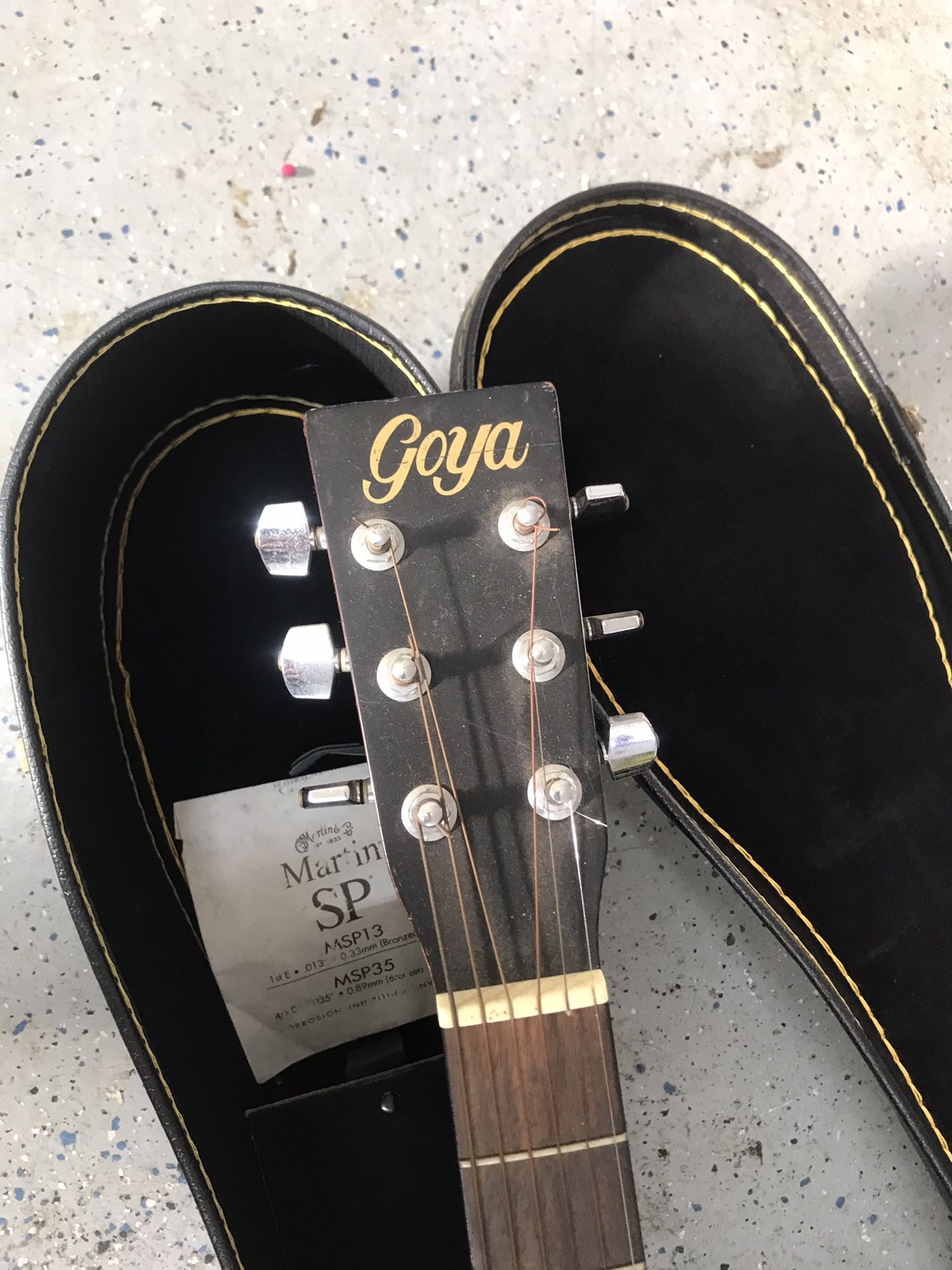 Goya Guitar Acoustic Electric 