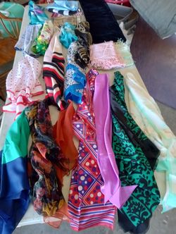 Fashion Scarves/Shawl/ Head Wraps. 23 Total. Excellent Condition. Lightweight. All For $15