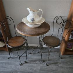 Vintage 1940s Era Antique Ice Cream Table And Chairs 