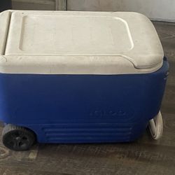 IceChest With Wheels