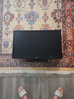 TV32'' INSIGNIA