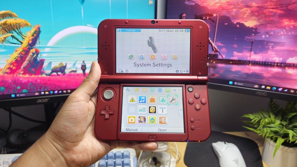 new Nintendo 3DS XL Red