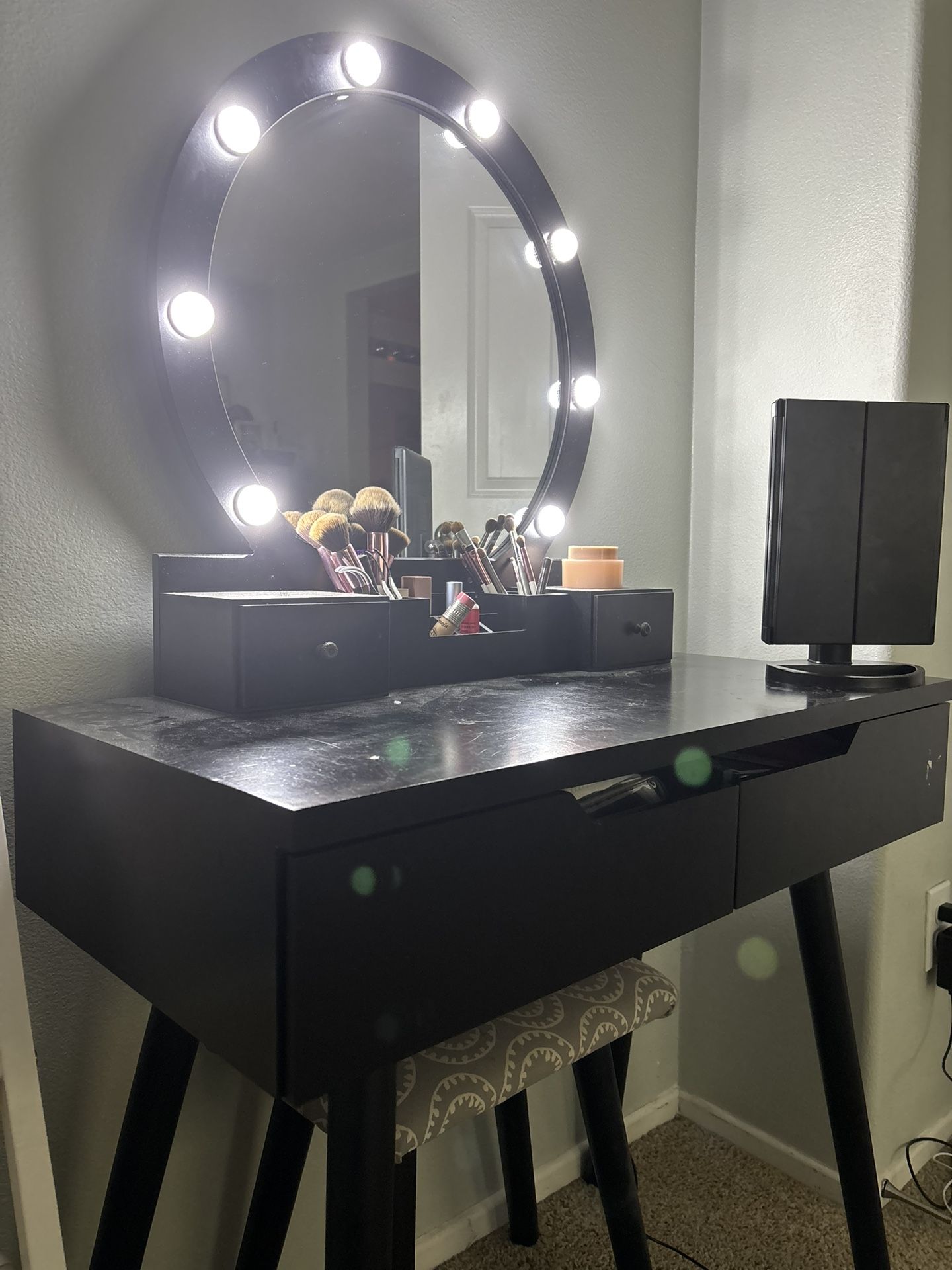 Makeup Table