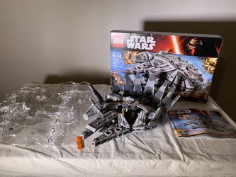 LEGO 75105: Millennium Falcon