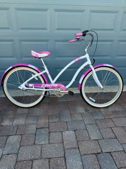 Electra 3 speed 26 inch wheel, beautiful pink and white color pink seat