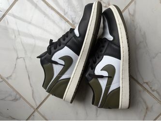 Jordan 1 low black toe medium olive