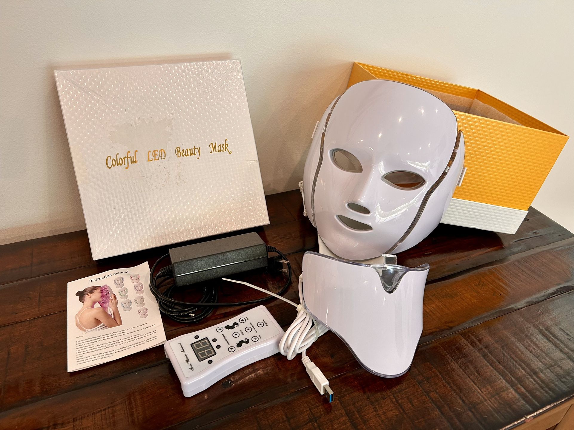 Red Light Therapy Face and neck Mask