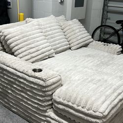 Rooms To Go Stratford chaise