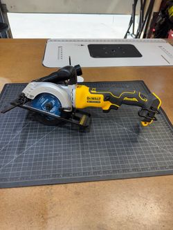 DeWalt DcS571 Atomic 4 1/2” Circular Saw