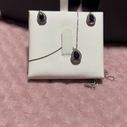 Earrings/necklace