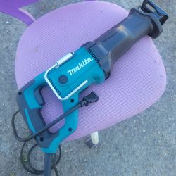 Makita 12o