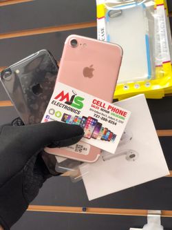 IPHONE 7 32GB UNLOCKED