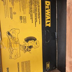 DEWALT 20-Volt MAX Cordless 7-1/4 in. Sliding Miter Saw with (1) 20-Volt Battery 4.0Ah