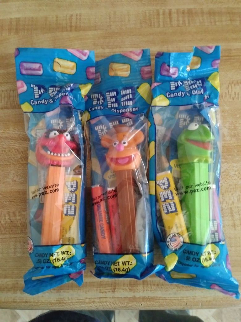 THE MUPPETS PEZ DISPENSERS NEW IN THE PACKAGE