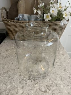 Beautiful Glass Vase $7