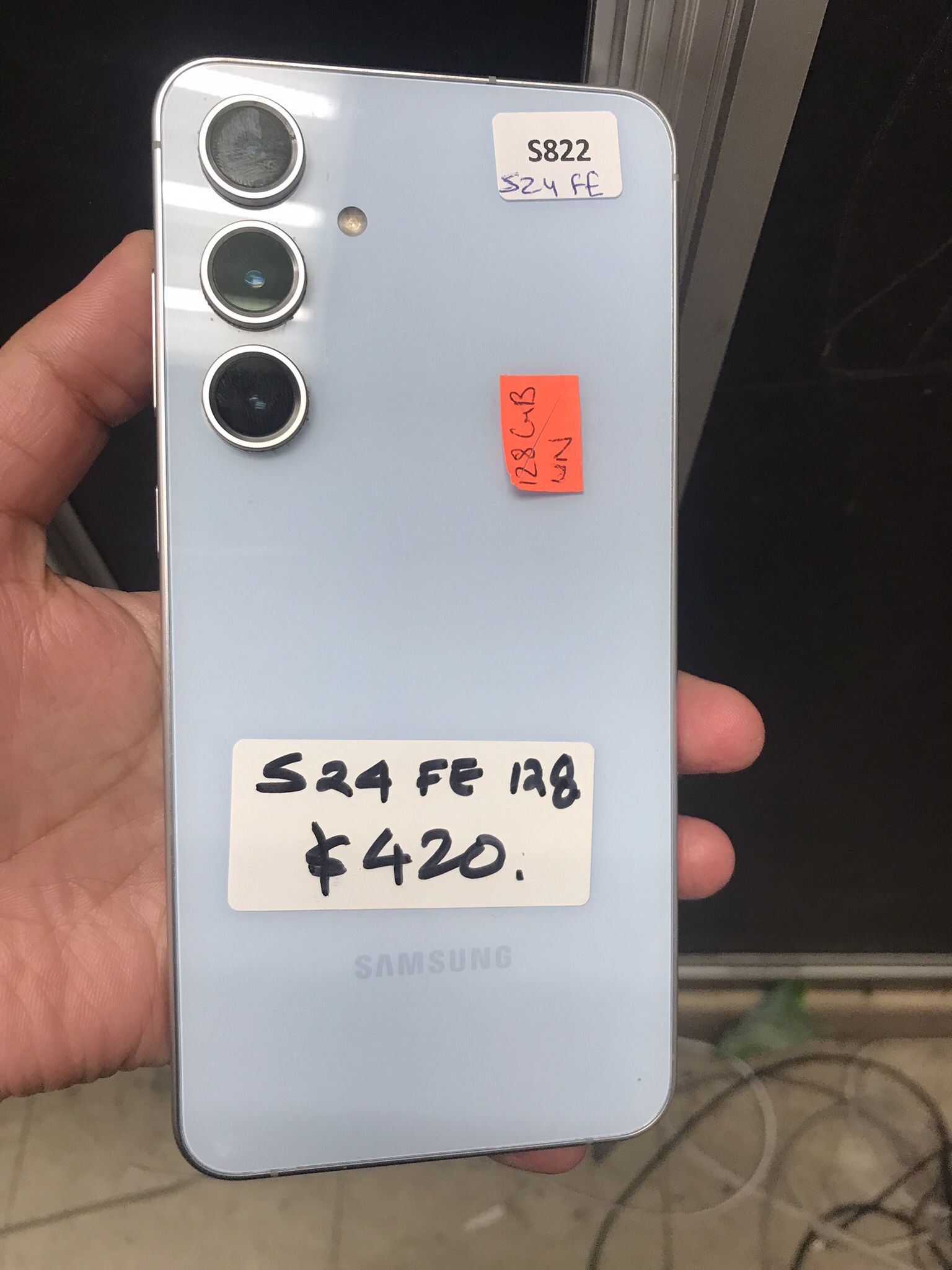 Samsung S24 FE , 128gb , Unlocked, Free Charger And Store Warranty , Good Condition