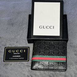 Gucci Wallet & Socks Bundle $150!!!