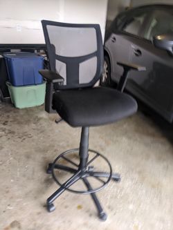 Staples Cabal Mesh and Fabric Stool Black Office Chair for Sale in Everett WA OfferUp