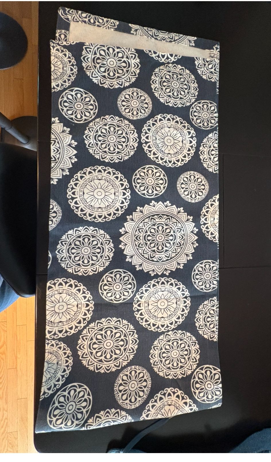NEW BLUE AND WHITE TABLE RUNNER