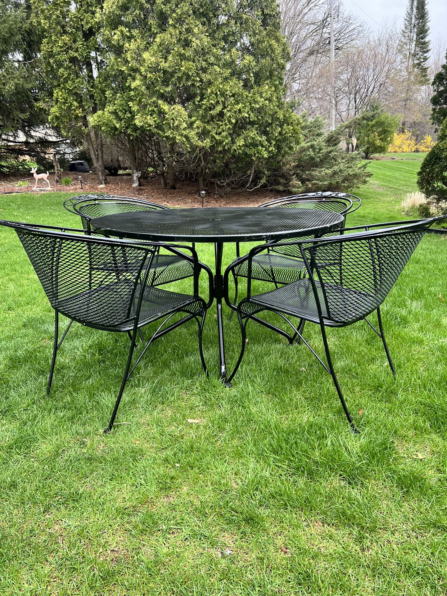 XTRA HEAVY DUTY Woodard Wrought Iron Patio Set