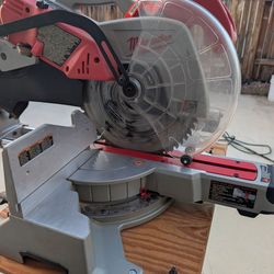 Milwaukee 12" Sliding Compound Miter Saw + Folding Gravity Stand