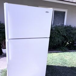 Refrigerator/fridge