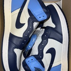 Jordan 1 Retro High Obsidian UNC