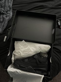 Air Jordan 4 “Black Cat” Size 8.5