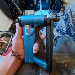 Bea Staple Gun