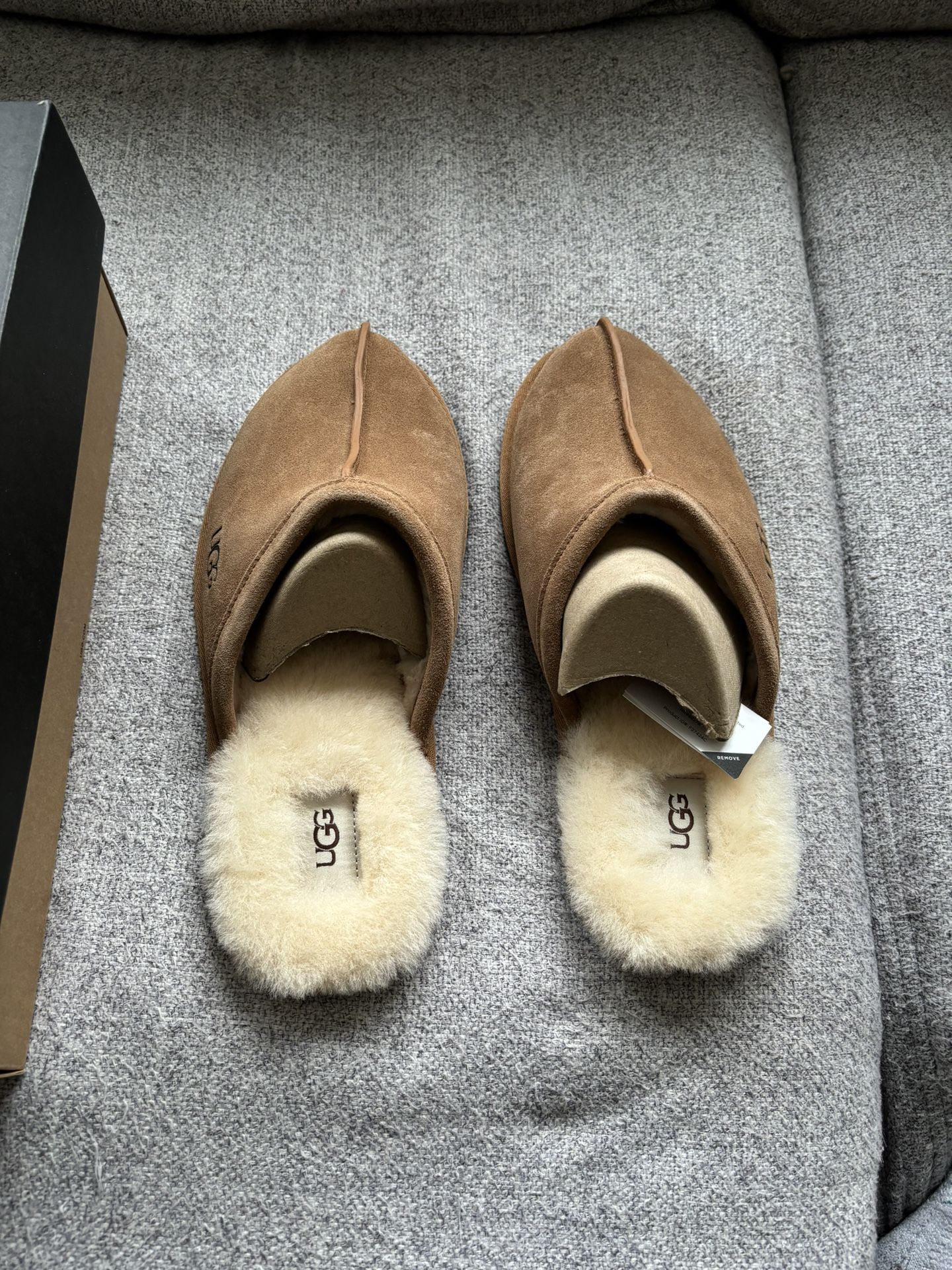 Men’s Ugg Slipper (Size 10)