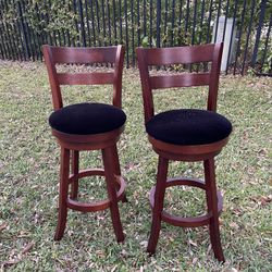 2 Swivel Bar Stools 30” To Seat And 43” Back Seat In Goid Condition $40 Both Firm On Price 