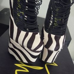 Baker Zebra Heels 👠  Size 7 