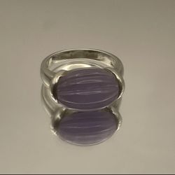 Vintage 925 sterling silver ring featuring a carved lavender jadeite stone sz 6