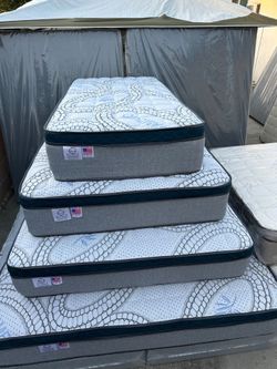 Queen  size mattress pillow top new