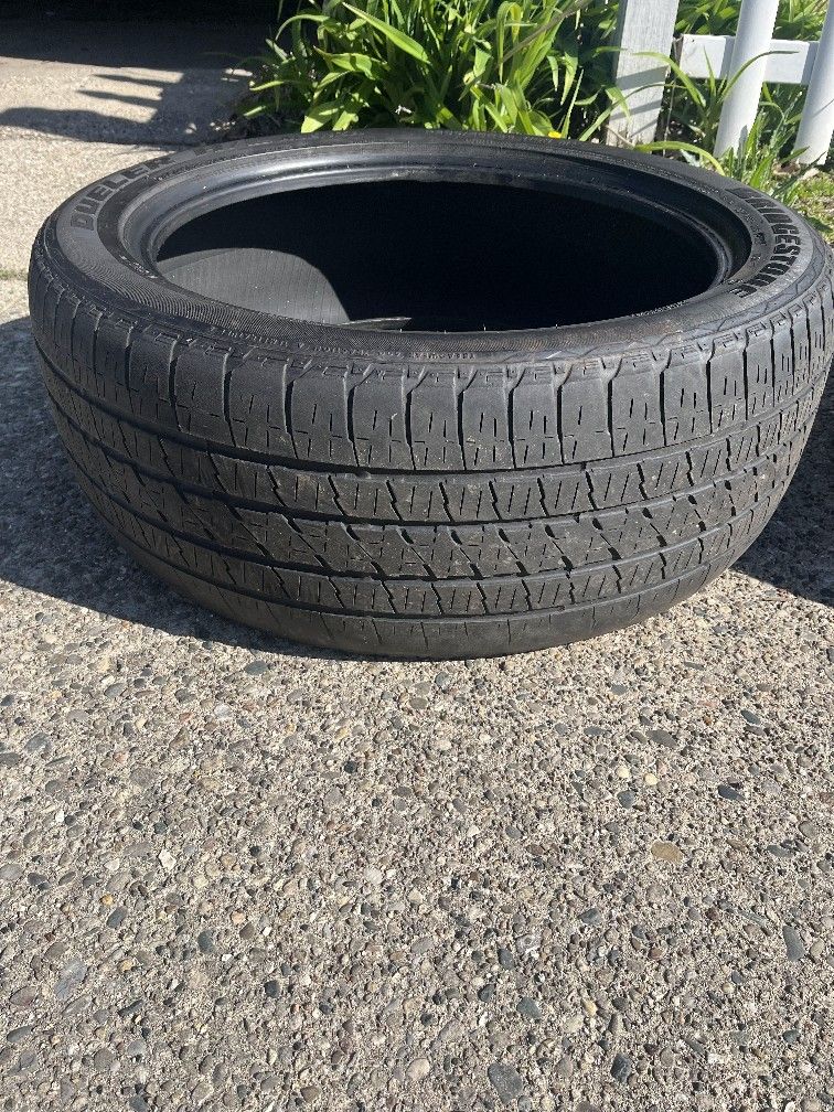 Tires w/o Rims 285/45/22