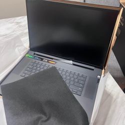 Razer Blade 18 Gaming Laptop 