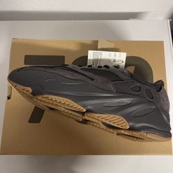 Yeezy Adidas 700 Utility Black Size 10