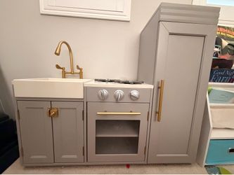 Pottery Barn Chelsea Play Kitchen