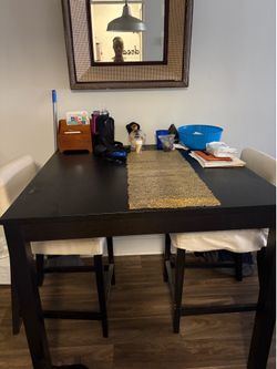 Kitchen table with 4 chairs