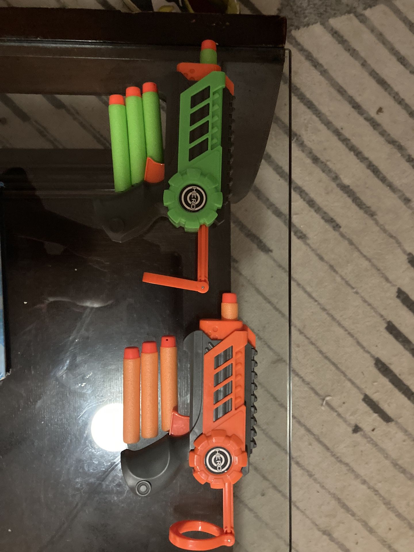 2 Toy Guns
