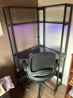 Corner desk
