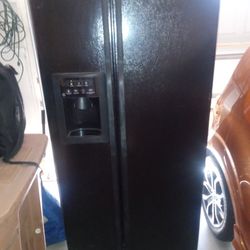 Whirlpool Side By Side Black Refrigerator