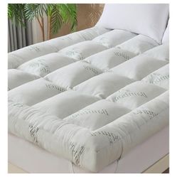 5 Inch Memory Foam Mattress Topper Queen Size, Viscose Made from Bamboo, Breathable Air Layer, Soft Thick Pillow Top Mattress Topper for Back Pain