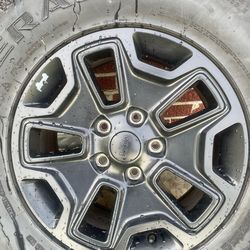 4x 285/70/17 tires and rims