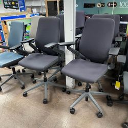 Steelcase Gesture Ergonomic Office Chair Gray Cloth Gray Frame SKU5698