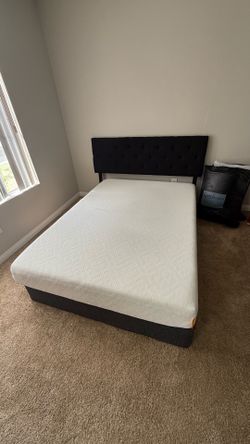 Full Simmons Memory Foam Mattress with Tufted Headboard and Base